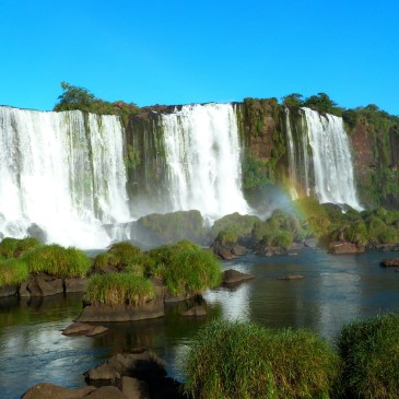 Visit-Iguazu-Falls-Argentina-Brazil-budget